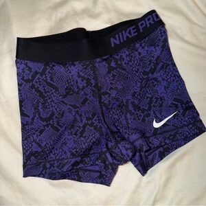 Nike Pro 3” Shorts Purple Snakeprint